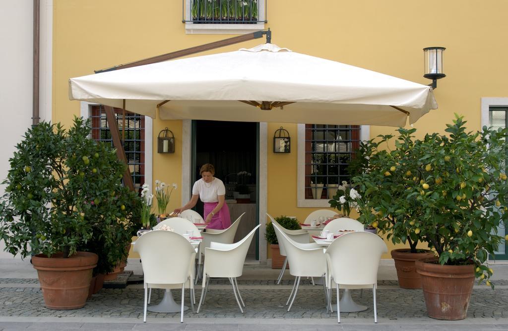 Charming Hotel Dei Chiostri Follina Luaran gambar